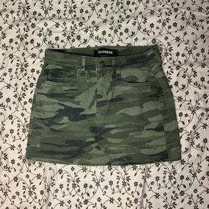 ⚡️Express camo mini skirt⚡️